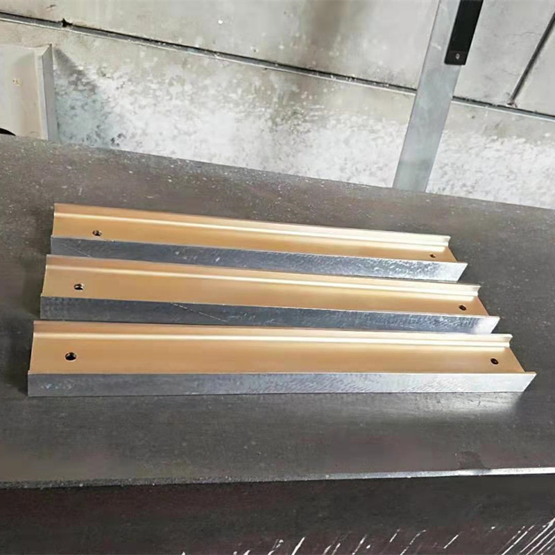 Ler máis sobre os gobernantes de aluminio