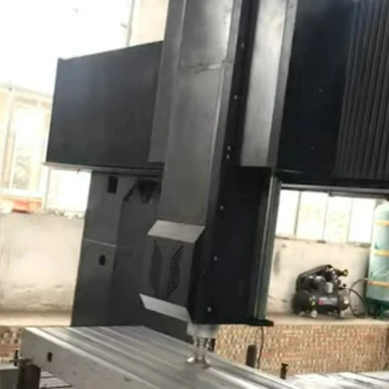 A plataforma de ranura T está baixo mecanizado de control numérico por ordenador CNC